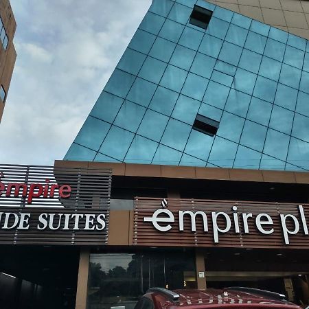 Empire Grande Suites Kochi Buitenkant foto