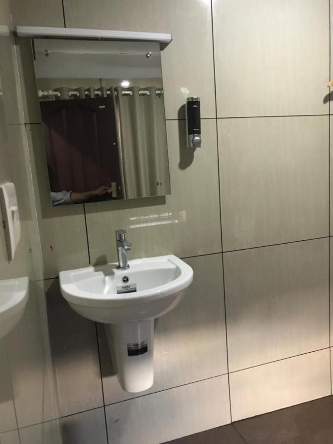 Empire Grande Suites Kochi Buitenkant foto