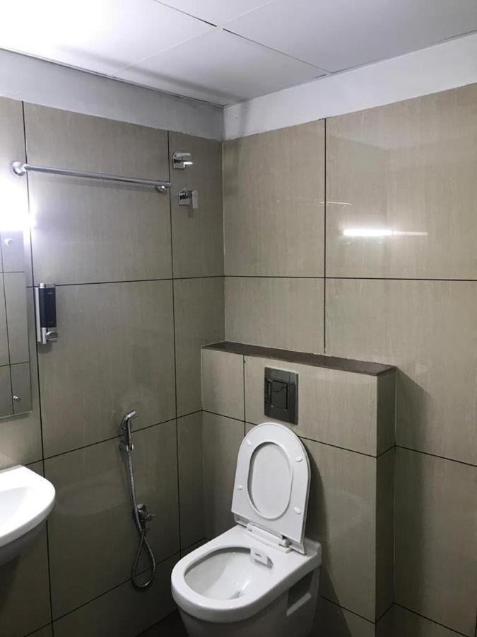Empire Grande Suites Kochi Buitenkant foto
